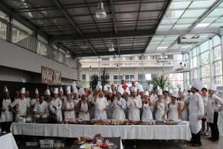 TEAM COOKING