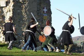 HIGHLANDER BATTLE MEDIEVAL