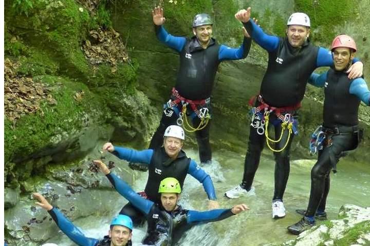 CANYONING