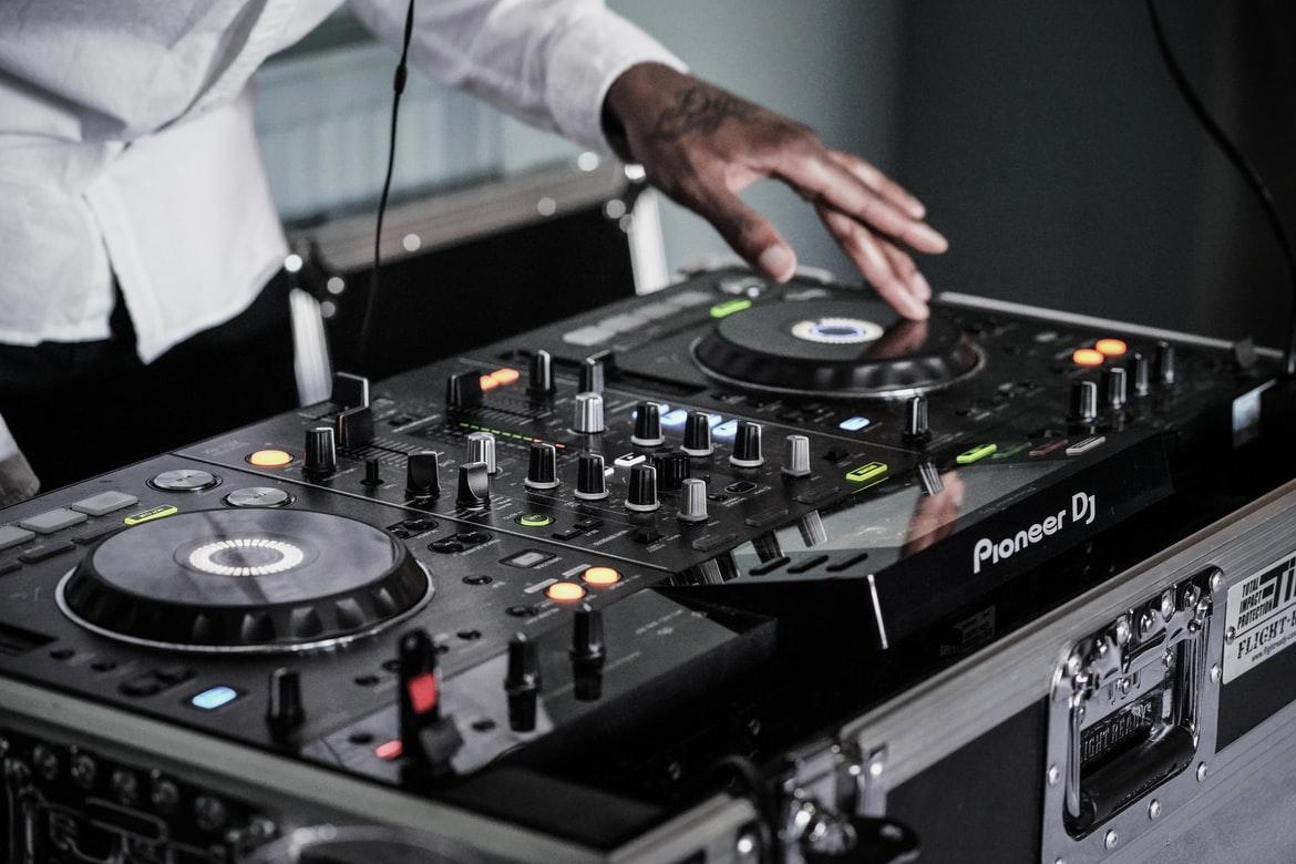 SOIREE DJ